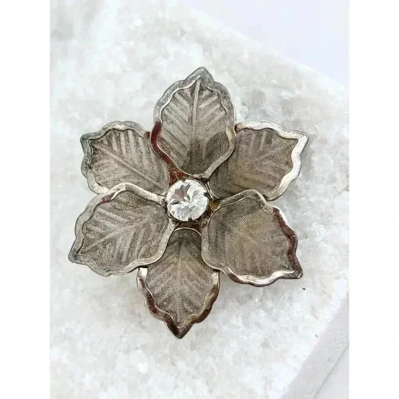 Silver Tone Rhinestone Adorned Vintage Snowflake  / Floral Brooch Pin - Picture 6 of 8